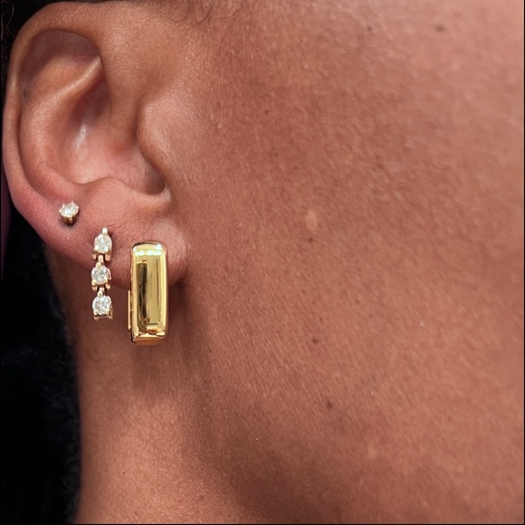 SOLD - Rectangle Chunky Hoop Earrings - Solid 14K Yellow Gold, 15 mm - Picture 9 of 10